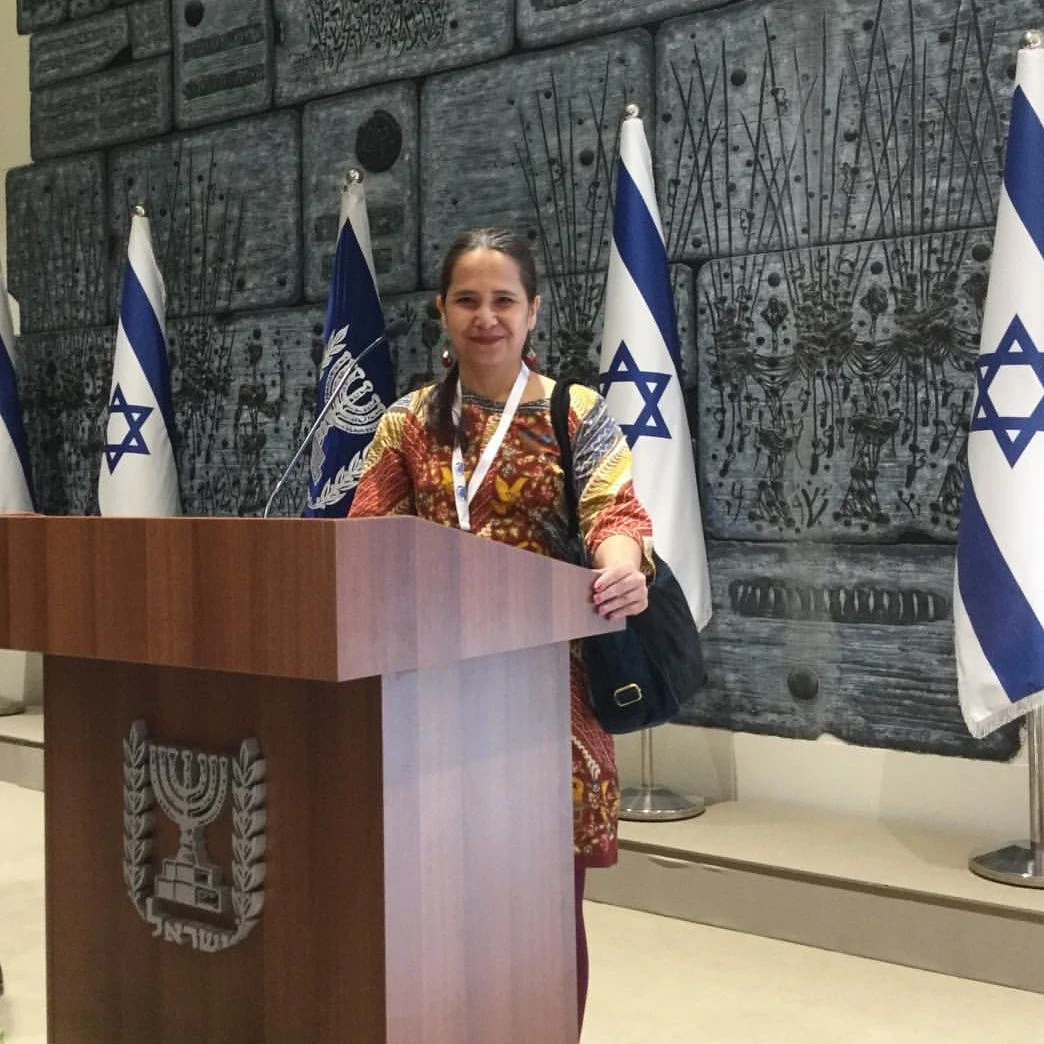 Biografi Monique Rijkers: Aktivis Yahudi Pro-Israel Indonesia 1 biografi monique rijkers aktivis yahudi pro israel indonesia