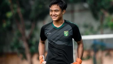 profil ernando ari karir dan prestasi penjaga gawang muda indonesia