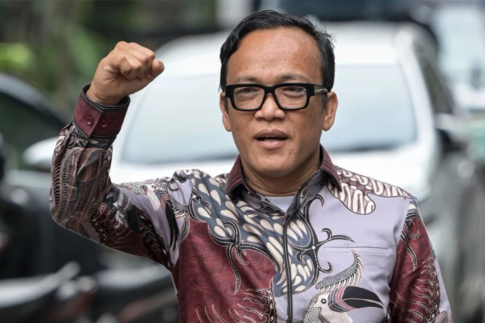 bagaimana-kasus-korupsi-immanuel-ebenezer-mempenga - Biografi Immanuel Ebenezer: Dari Driver Ojol ke Wakil Menteri