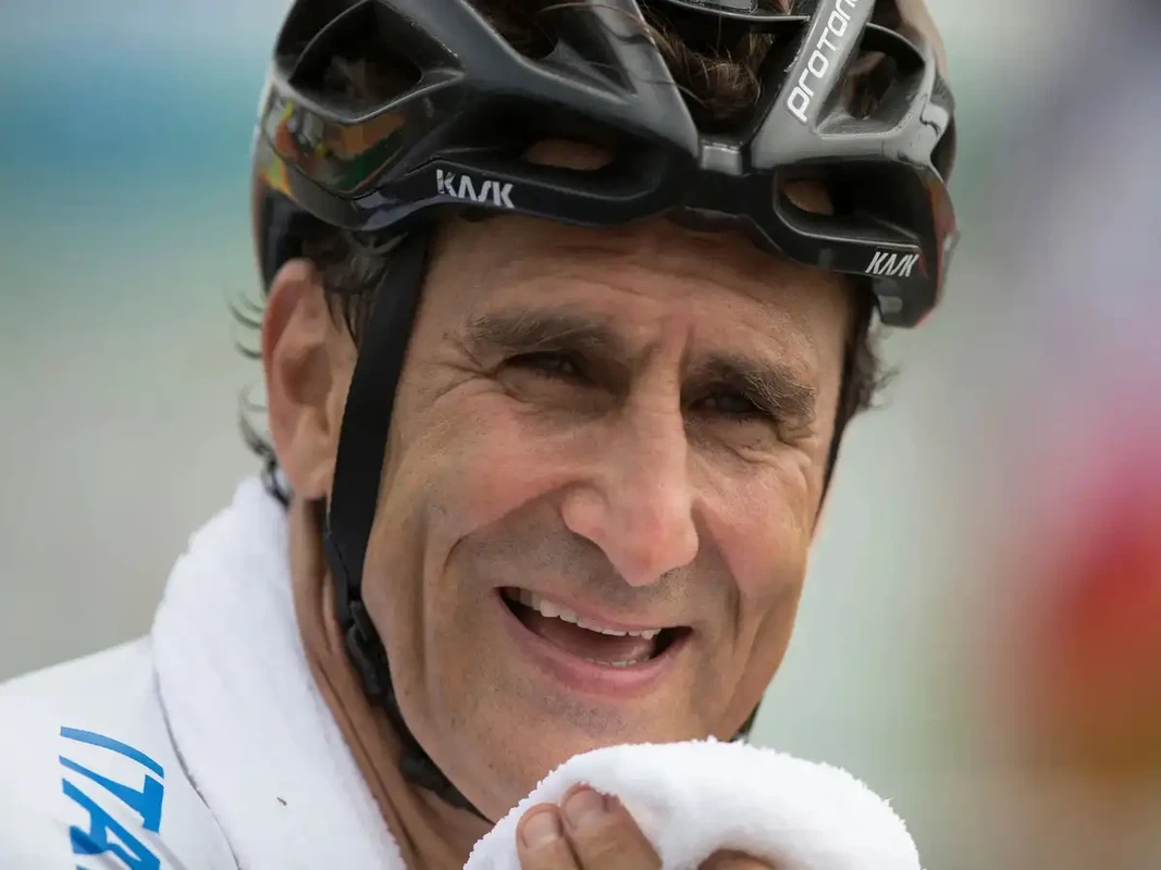 faq - Biografi Alex Zanardi: Legenda Balap & Inovasi Kontrol Tangan