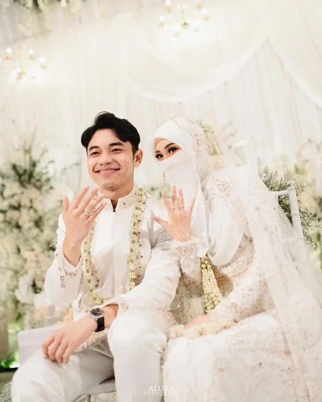 faq - Biografi Tinandrose: Profil Penulis & Strategi Branding Unik