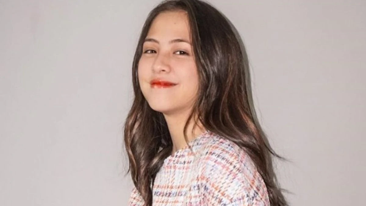 tantangan-dan-kontroversi-di-tengah-popularitas - Biografi Zara Adhisty: Perjalanan Karier & Transformasi Aktris